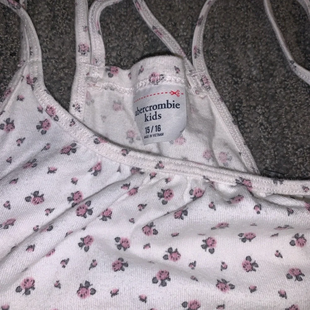 abercrombie kids Cream Tank Top with Pink Floral Print - Picture 2 of 2